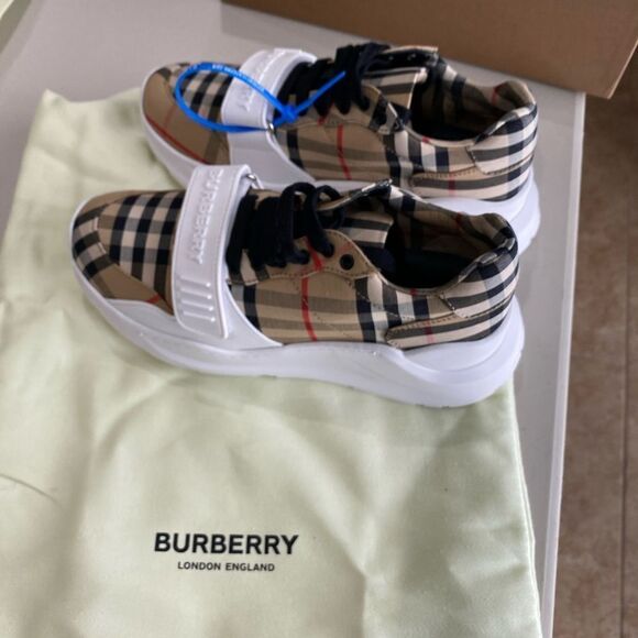 BURBERRY
Beige Check Regis Sneakers - Picture 7 of 11